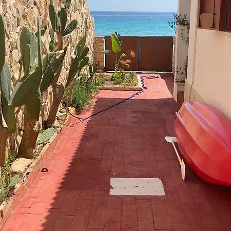 La Casa Sulla Spiaggia: Dimora Elma Villa