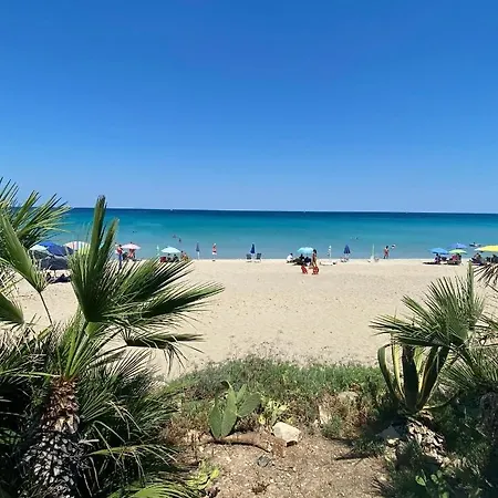 Villa La Casa Sulla Spiaggia: Dimora Elma *