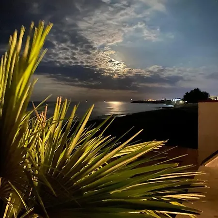 Villa La Casa Sulla Spiaggia: Dimora Elma *